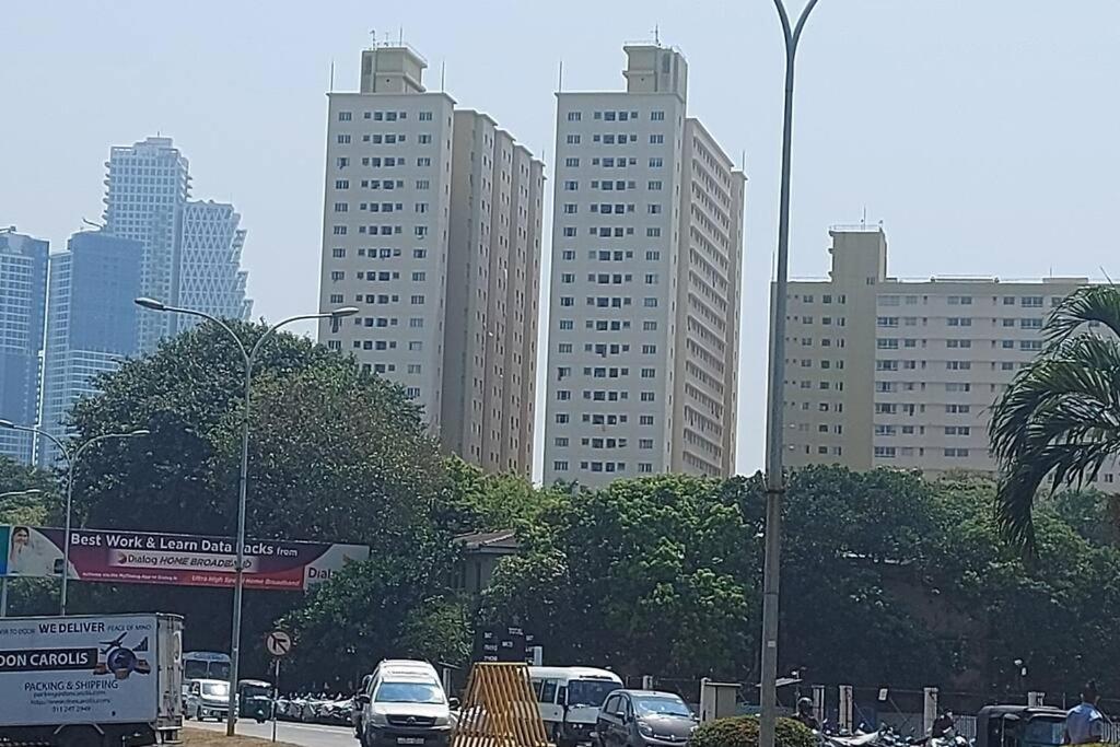 Jays Apartment - Colombo 02 At The Heart Of Convenience ภายนอก รูปภาพ