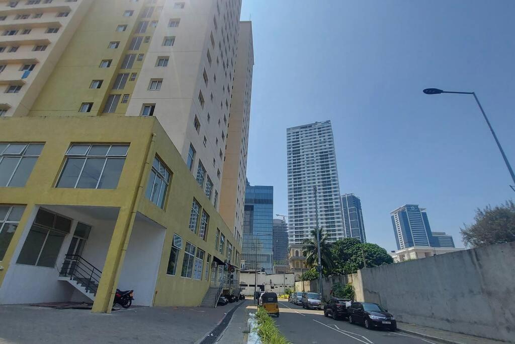 Jays Apartment - Colombo 02 At The Heart Of Convenience ภายนอก รูปภาพ