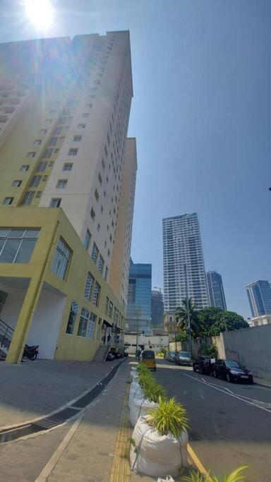 Jays Apartment - Colombo 02 At The Heart Of Convenience ภายนอก รูปภาพ